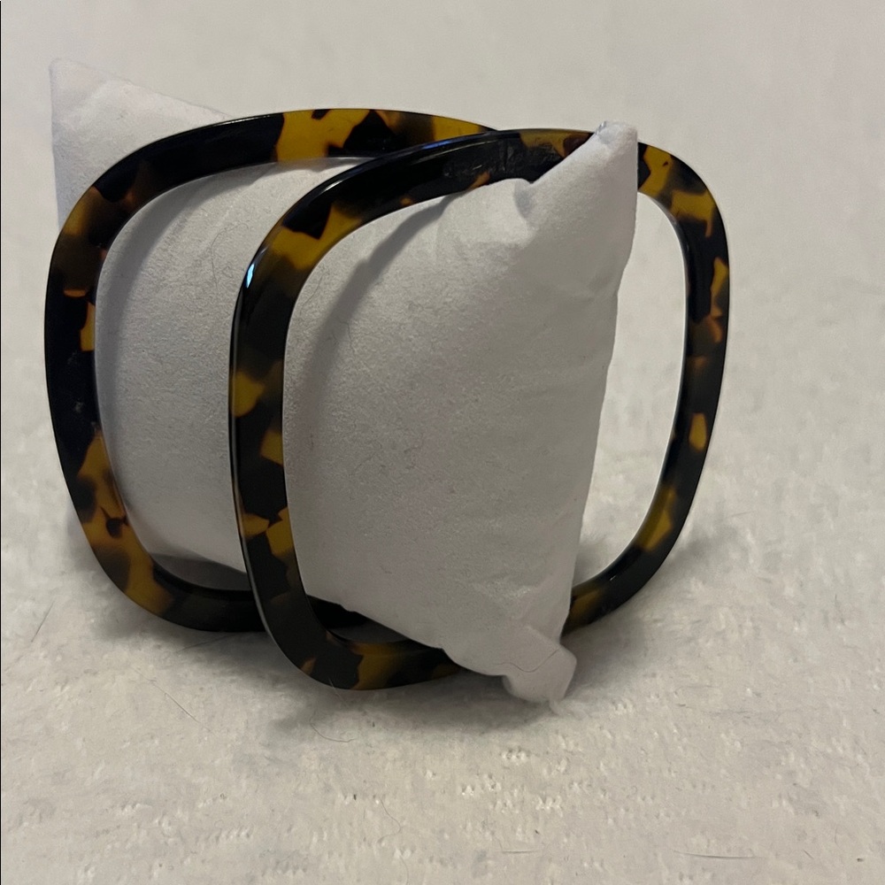 Tortoise Shell Square Bangles - Picture 2 of 4